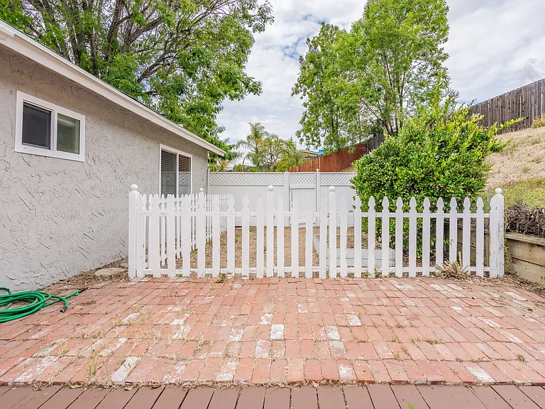 6894 N Auburn Cir — Photo 36