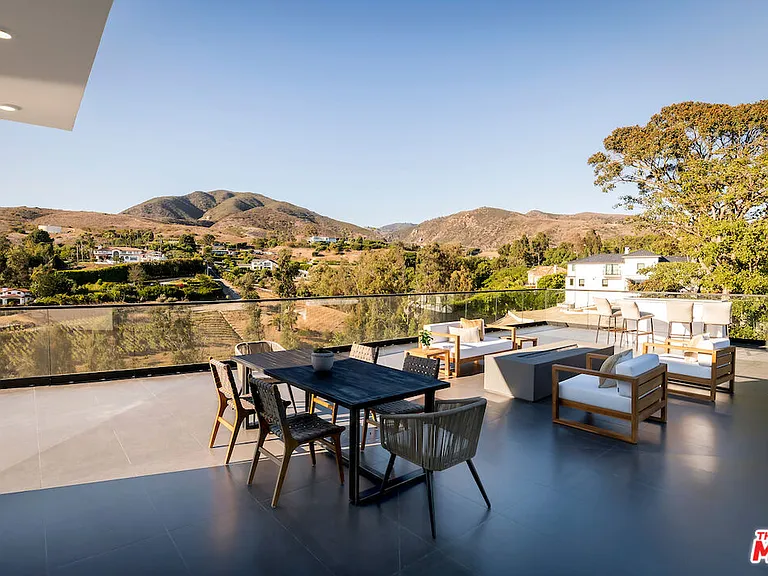 5931 Kanan Dume Rd — Photo 36