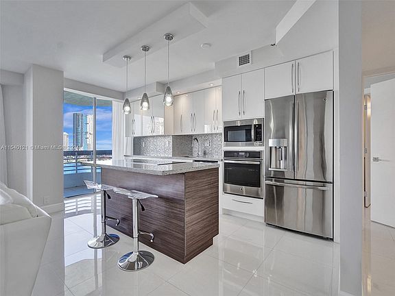 3rd image of 3530 Mystic Pointe Dr APT 1014