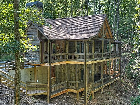 2nd image of 476 Weaver Creek Way