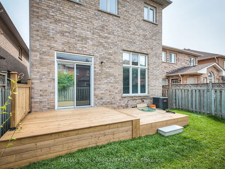 222 Kayla Cres #UPPER — Photo 30