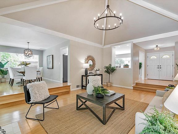 5th image of 5 Esquire Court