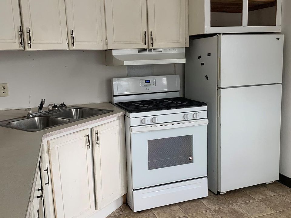 2nd image of 2490 E Main St #3