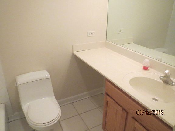 3rd image of 5721 W 103rd St APT 201
