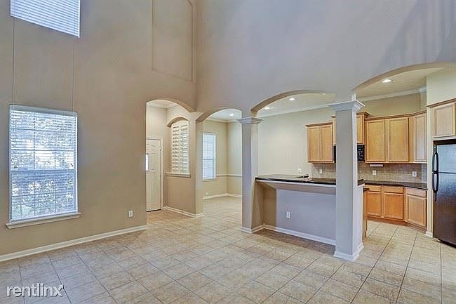 001_Building Photo - 206 Whispering Ridge Terrace