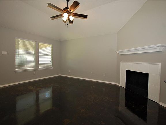 3rd image of 2022 Wildwood Dr