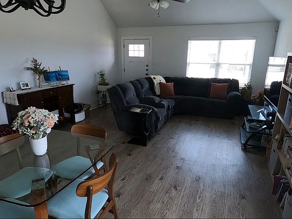4th image of 1901 Cambria Dr