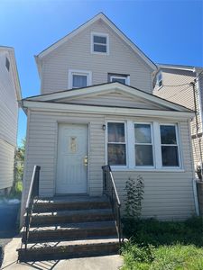 9048 204th Street, Jamaica, NY, 11423