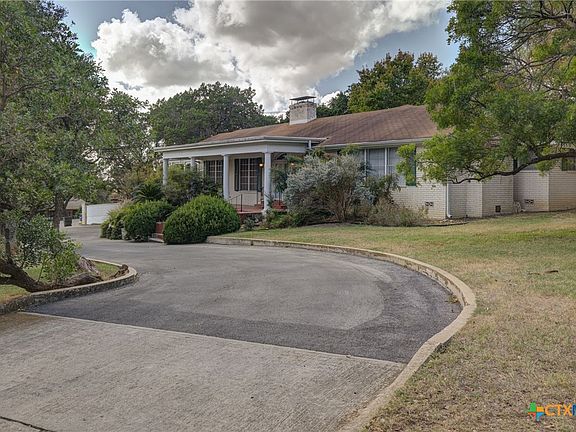 4th image of 925 Moonglow Ave