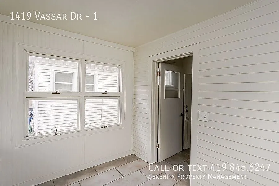 Building Photo - 1419 Vassar Dr #1