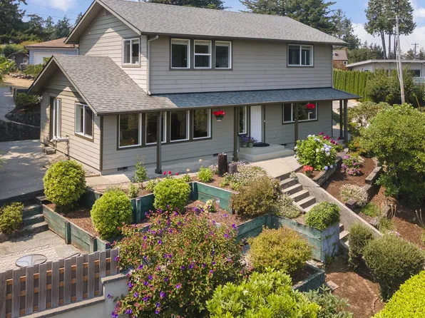 1389 Bayview Ave, North Bend, OR 97459