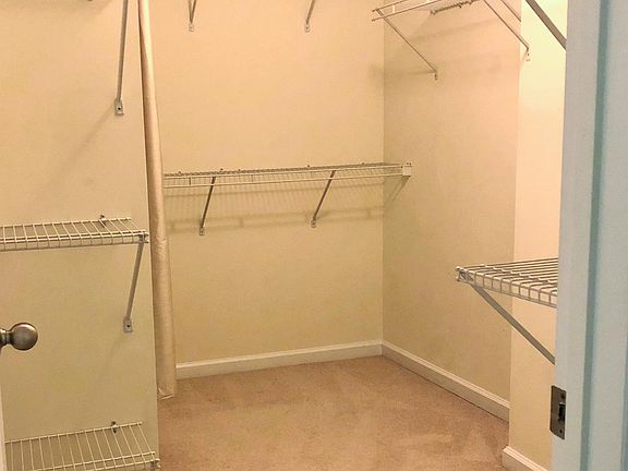 4th image of 2695 Briaroak Dr