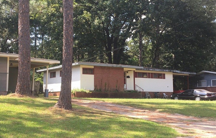 2nd image of 4217 Oakhill Dr