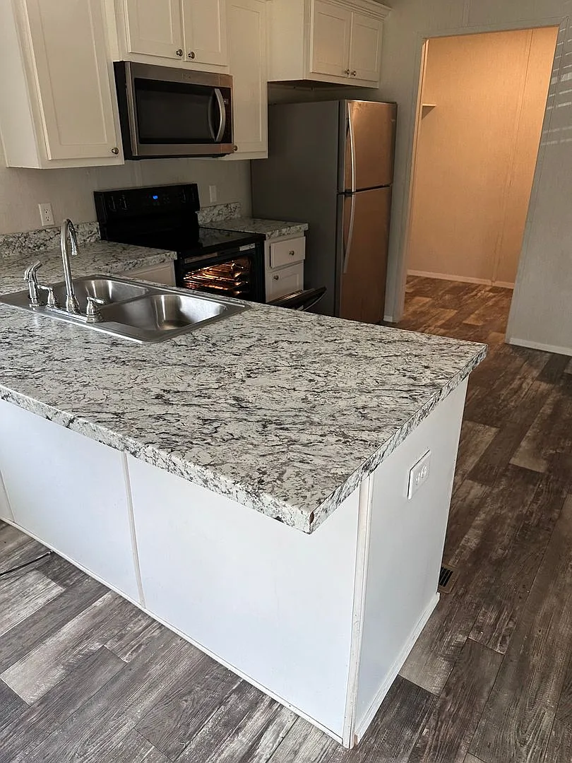 3-Bedroom/ 2-Bath Mobile Home — Photo 1