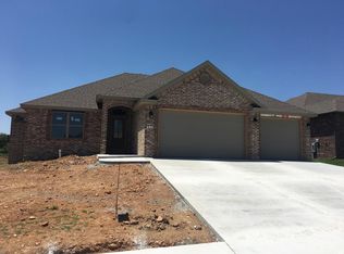 212 Monroe St, Centerton, AR 72719