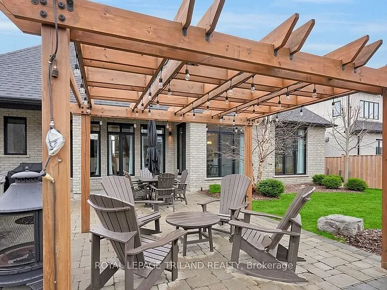 9861 Glendon Dr #218 — Photo 40