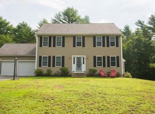 22 Boxberry Ln, Rochester, MA 02770