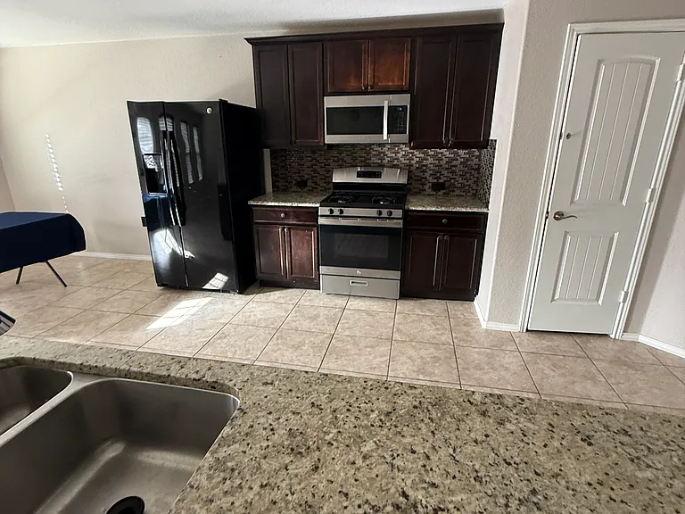 3516 Breckenridge Dr — Photo 7