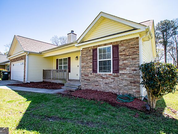 3rd image of 365 Rainey Rd