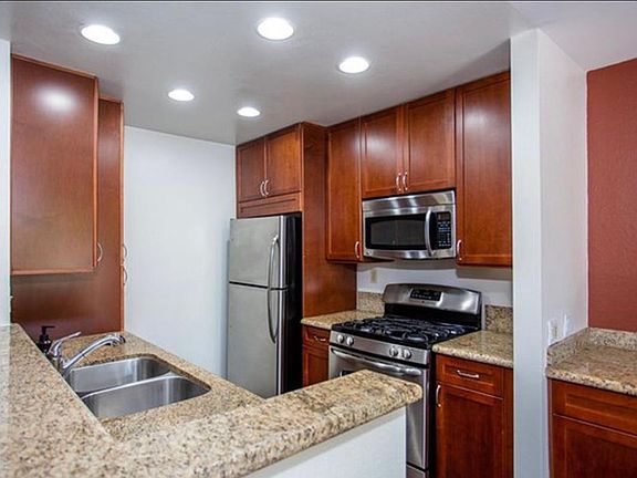 5th image of 13059 Wimberly Sq Unit 131