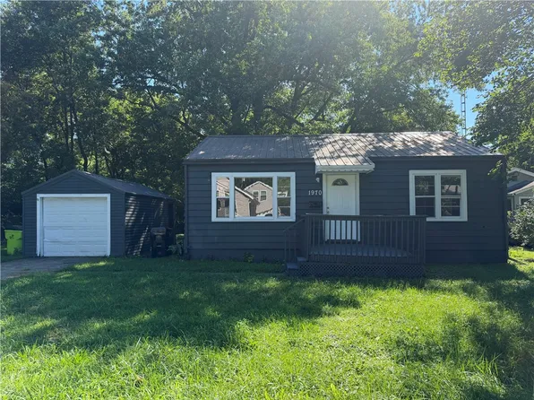 1970 N Maple Ave, Decatur, IL 62526