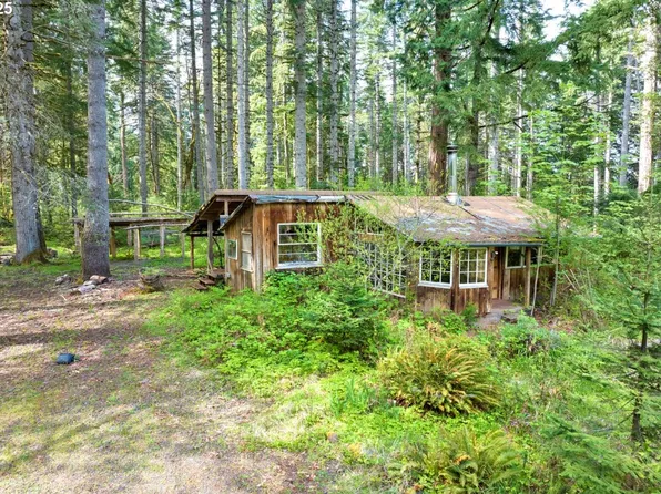 38220 Boscage Ln, Springfield, OR 97478