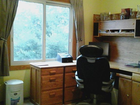 4th image of 22748 Glenview Ave