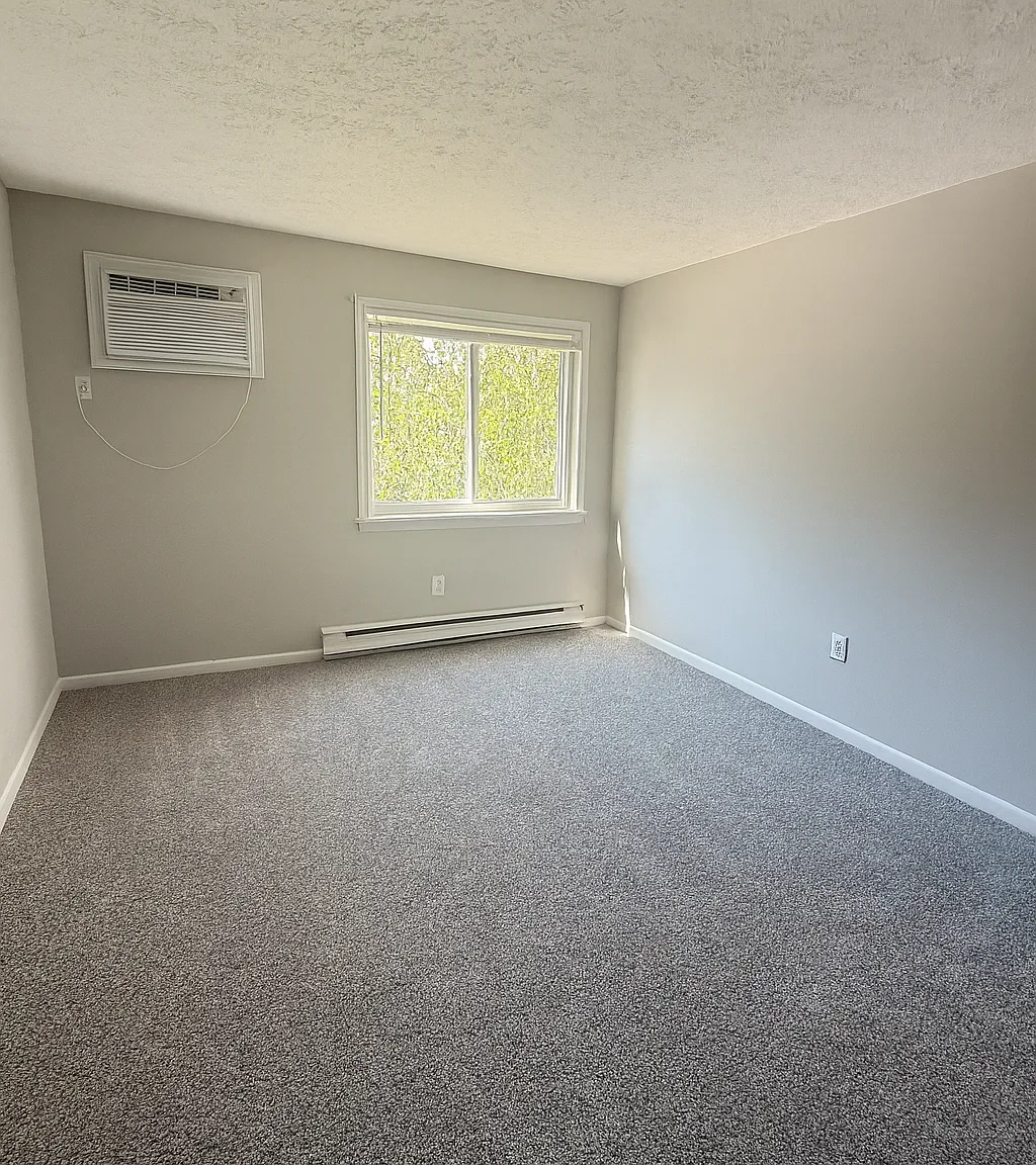 Anderson Square Apartments — Photo 3