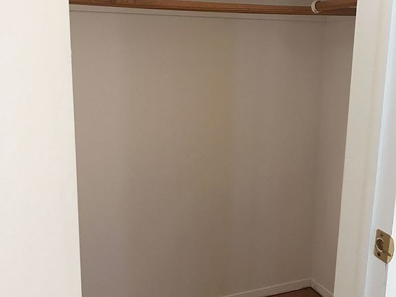3rd image of 241 Irving Ave APT 1L