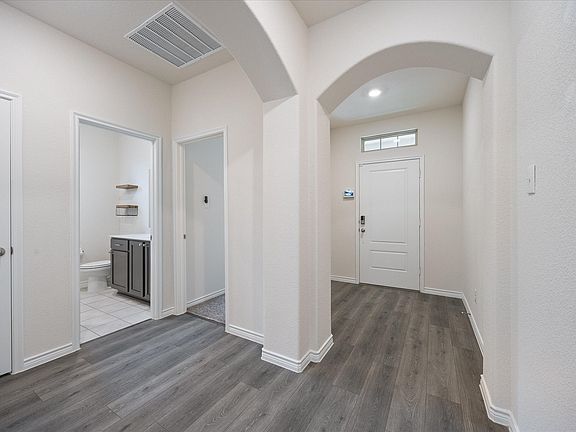 4th image of 423 Highedge Dr