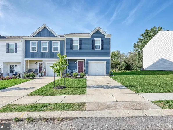 260 Maple Run Dr, York, PA 17404