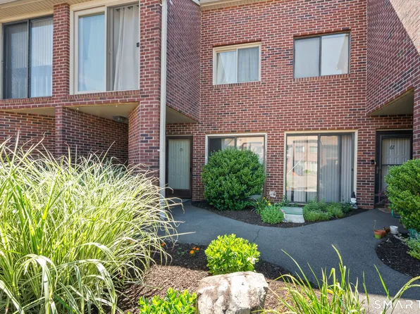 279 Redstone Hill Road #65, Bristol, CT 06010