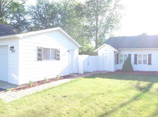 1012 Park Ave, Winthrop Harbor, IL 60096