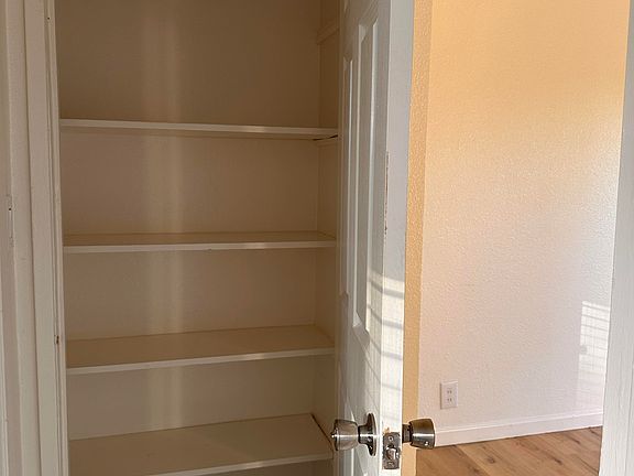 5th image of 977 N 7th St APT 8