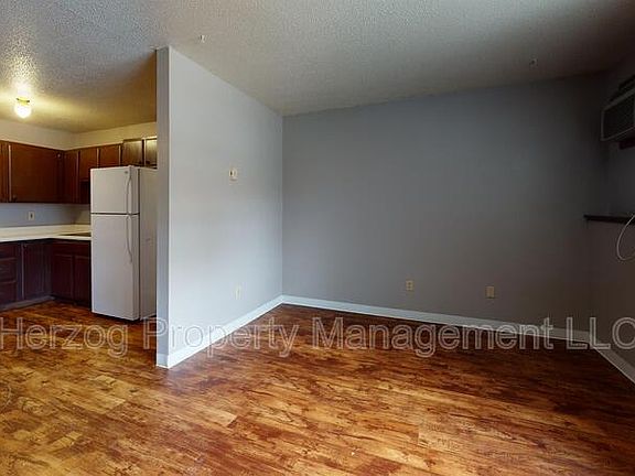 2nd image of 424 1st Ave NW #16