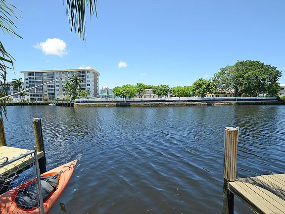 2nd image of 1717 Coral Gardens Dr