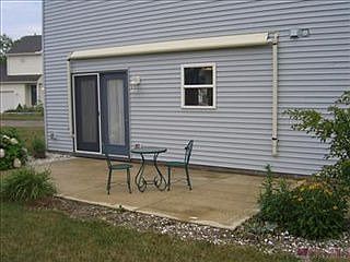4th image of 1066 Bennington Ct