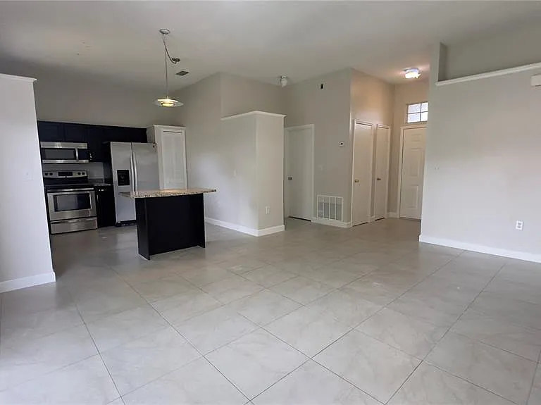 11836 Shotgate Ct — Photo 6