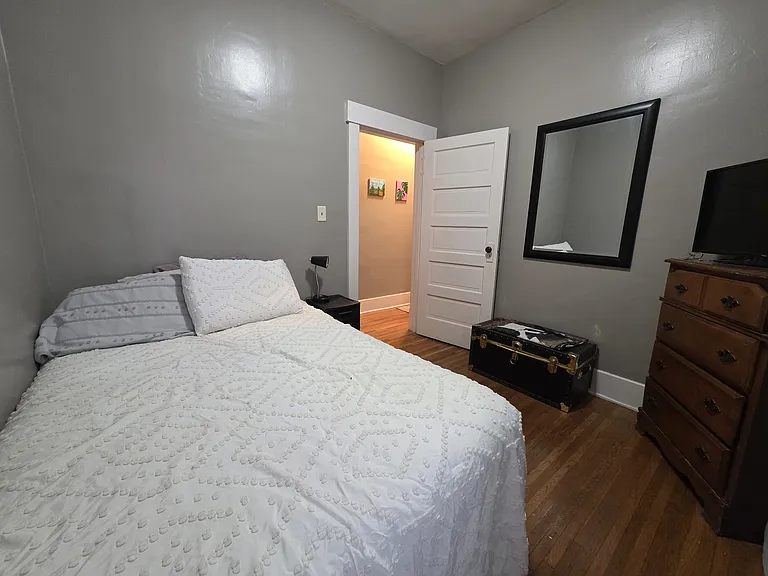 2301 Holdrege St — Photo 12