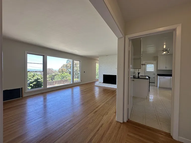 346 Rolling Hills Ave — Photo 2
