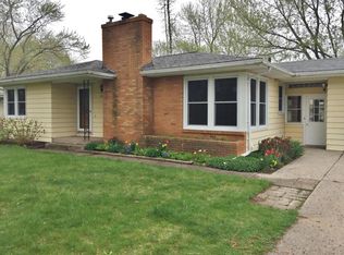 2003 Russell Rd, Benton Harbor, MI 49022