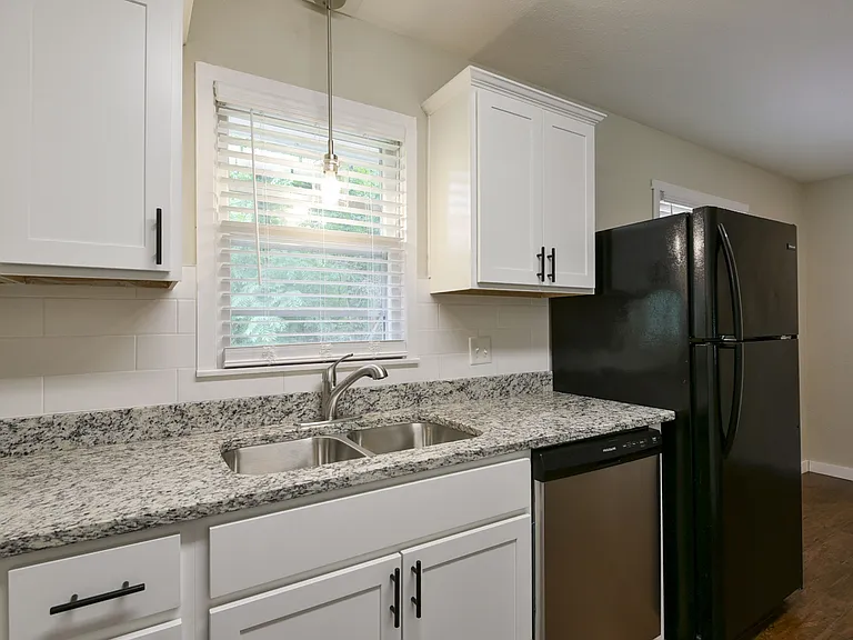 1137 W Main St — Photo 11
