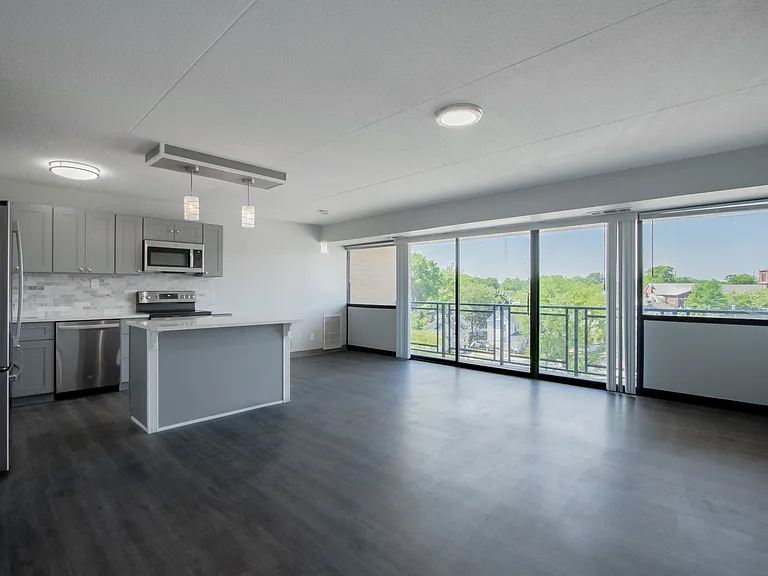 Rahway Plaza Apartments — Photo 13