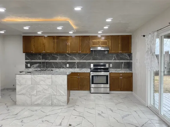 1718 Granada Dr, Arlington, TX 76014