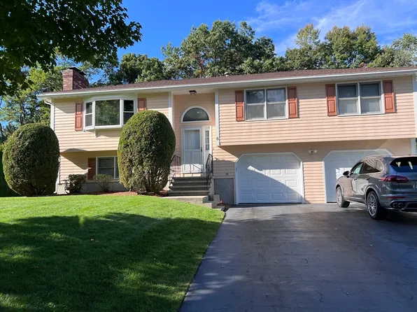 6 Cherokee Ln, Wilmington, MA 01887
