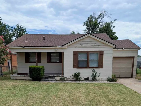 1904 NW Bell Ave, Lawton, OK 73507