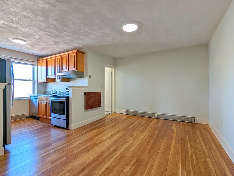 402 Highland Ave #20 — Photo 1