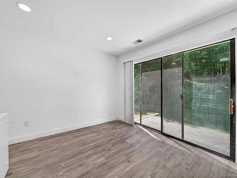 202 Concord Ln — Photo 18