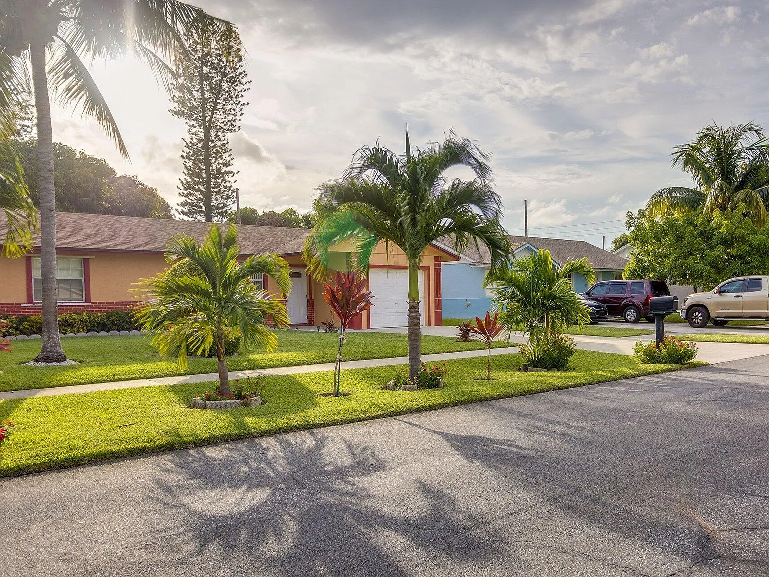 3 bed, 2.0 bath, 1437 sqft, $3,200 — Photo 1