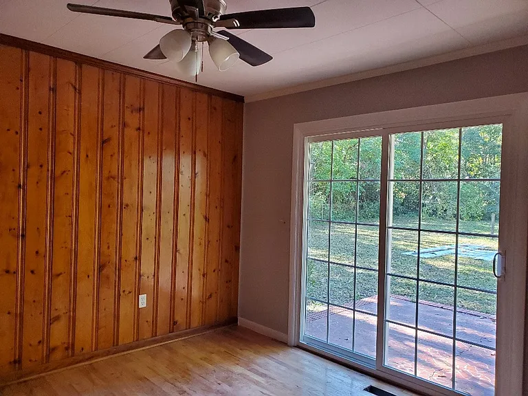 1120 Edgewood Dr — Photo 8